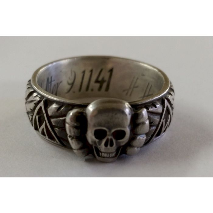 SS TOTENKOPF S.lb. WALTER 9.11.41 H. HIMMLER HONOR RING LRG HEAD -  WARSTUFF.COM