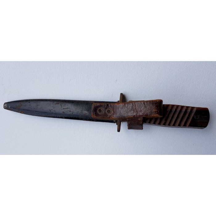 GERMAN WWI TRENCH KNIFE AND METAL SCABBARD SHEATH MARKED GOTTLIEB HAMMESFAHR SOLINGEN FOCHE - Image 2