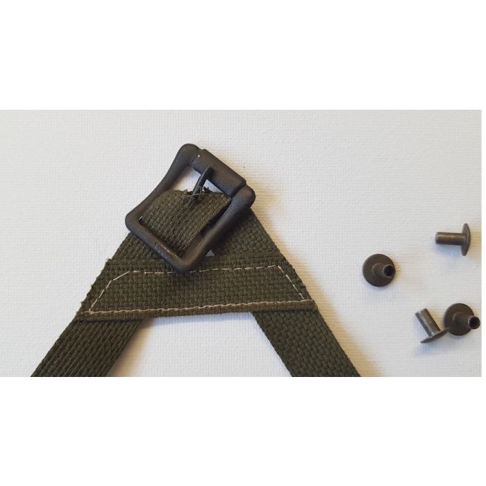 AMERICAN "A" YOKE CHIN STRAP PARA "A" - GREEN w/blackened buckles - Image 2