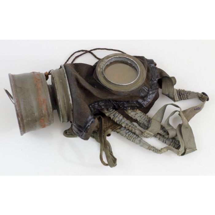 GERMAN WWI MODEL 17 GAS MASK AND FILTER - Image 4
