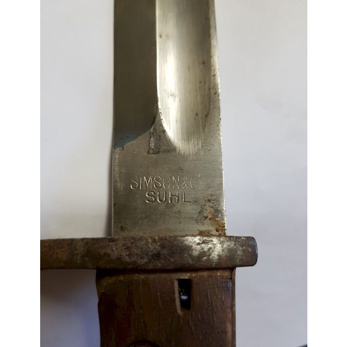 GERMAN WWI M1898 BUTCHER BAYONET WITH FROG & METAL SCABBARD. SIMSON & C. SUHL DATED 1916 - Image 4