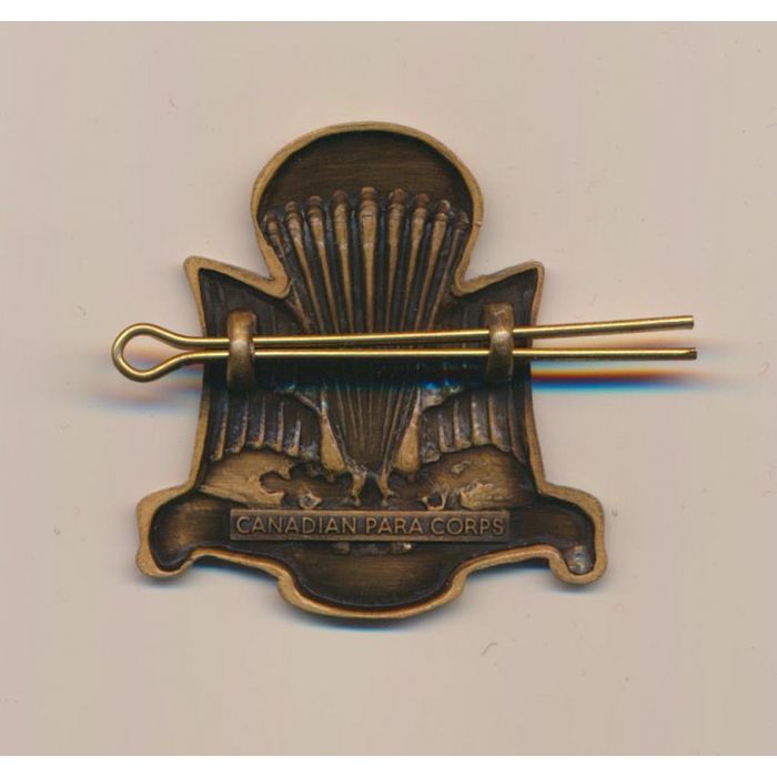 CANADIAN 1ST CANADIAN PARACHUTE BATTALION 6TH AIRBORNE DIVISION HAT BADGE - Image 2