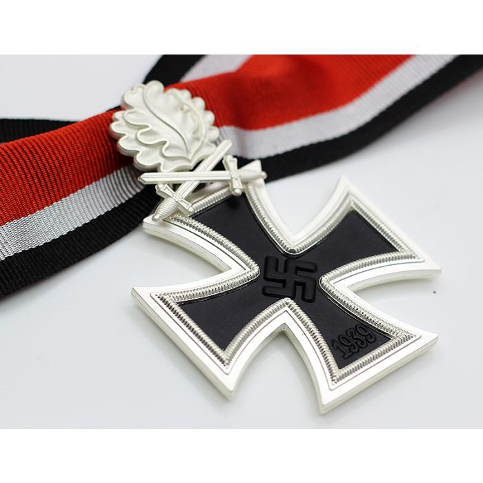 GERMAN WWII KNIGHTS CROSS TO THE IRON CROSS With Oak Leaves and Swords - Image 2