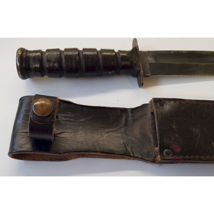 U.S. WW2 USMC MARK 2 KA-BAR FIGHTING KNIFE BY CAMILLUS WITH LEATHER SCABBARD - Image 5