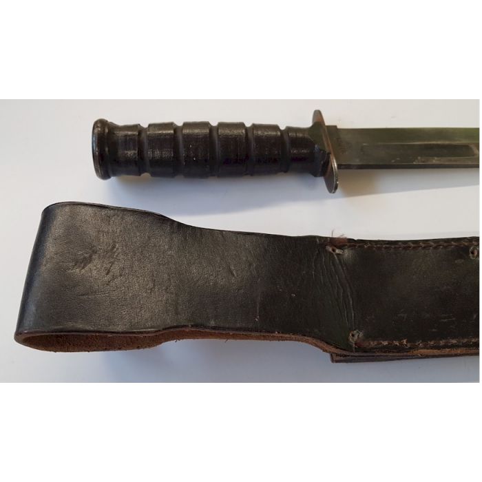 U.S. WW2 USMC MARK 2 KA-BAR FIGHTING KNIFE BY CAMILLUS WITH LEATHER SCABBARD - Image 4