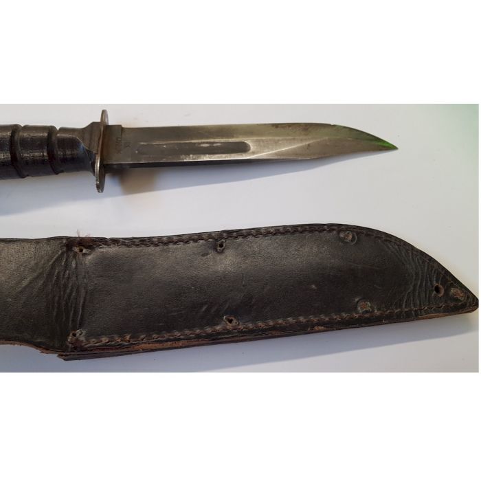 U.S. WW2 USMC MARK 2 KA-BAR FIGHTING KNIFE BY CAMILLUS WITH LEATHER SCABBARD - Image 3