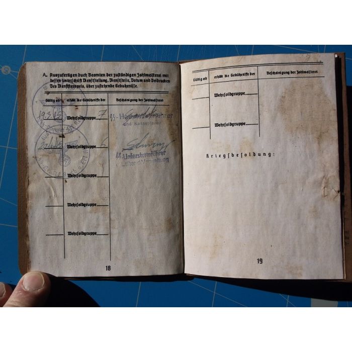 SS SOLDBUCH OTTO NEUMANN SS PANZER ERSATZ REGIMENT - Image 9