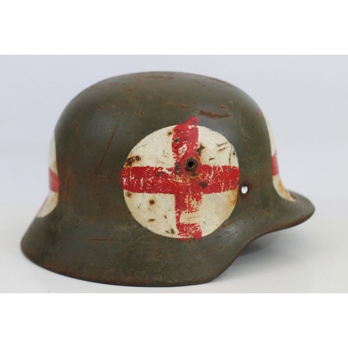 GERMAN WW2 M35 COMBAT MEDIC HELMET WITH 3 RED CROSS's - Image 2
