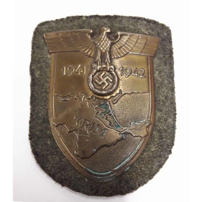CRIMEAN CAMPAIGN SHIELD & AWARD DOCUMENT SIGNED BY ERICH VON MANSTEIN - Image 4