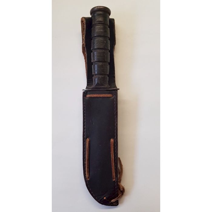 U.S. WWII KA-BAR FIGHTING KNIFE BY CAMILLUS N.Y. WITH LEATHER SCABBARD - Image 9