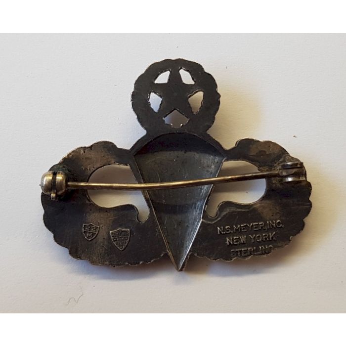 U.S. AIRBORNE MASTER PARACHUTIST WINGS BADGE BY N.S. MEYER , INC, NEW YORK STERLING - Image 2